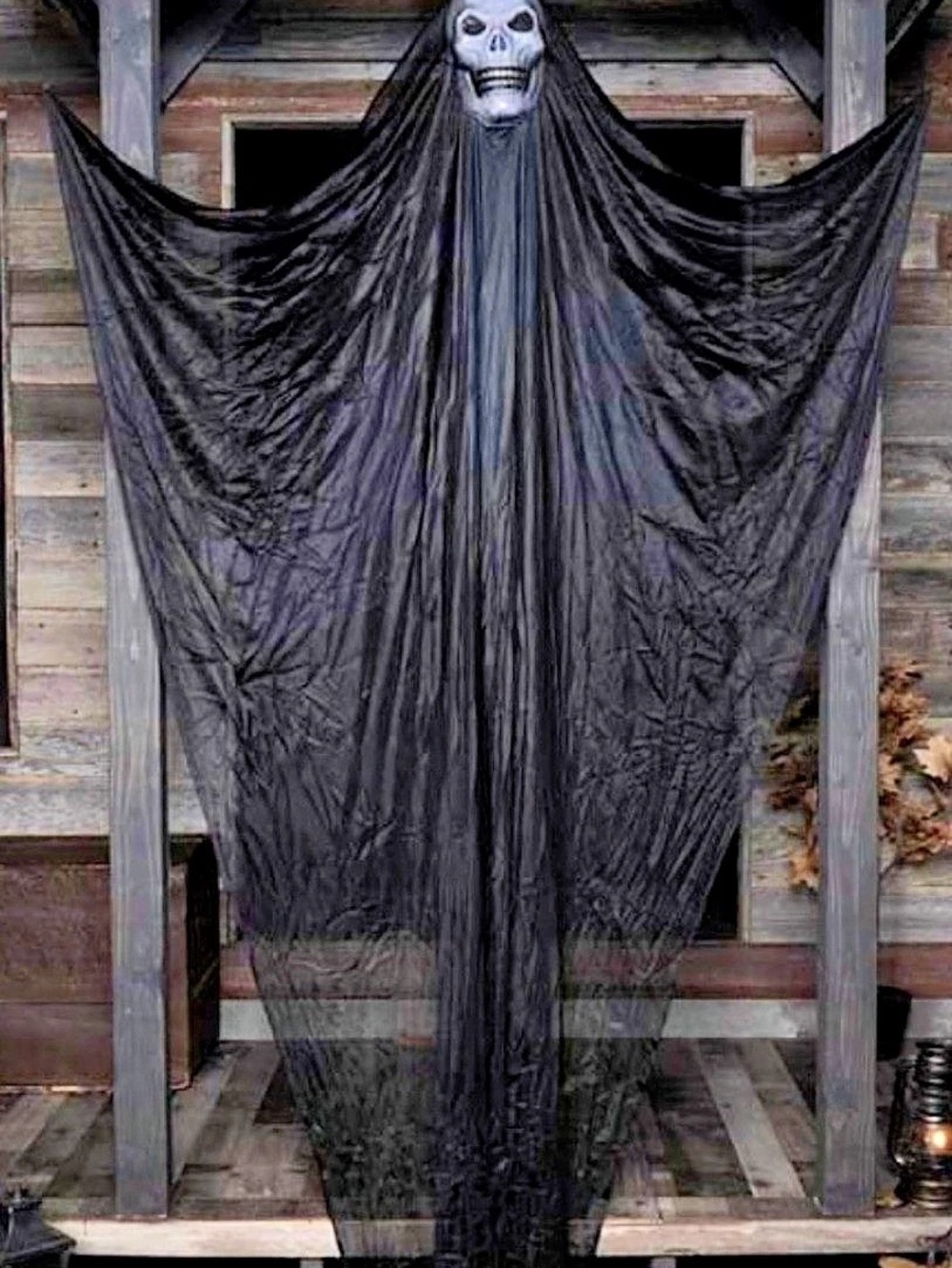 Black & White Skull Halloween Hanging Decor